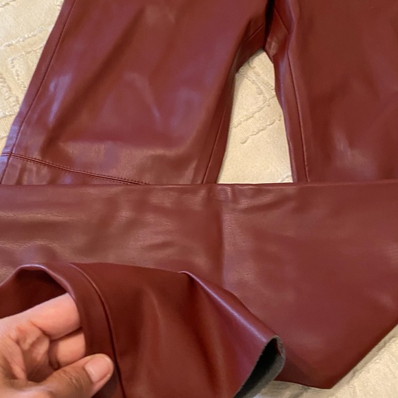 Gorgeous pristine Zara Faux Leather pants, XS (zipper needs to be fixed) - Picture 4 of 10